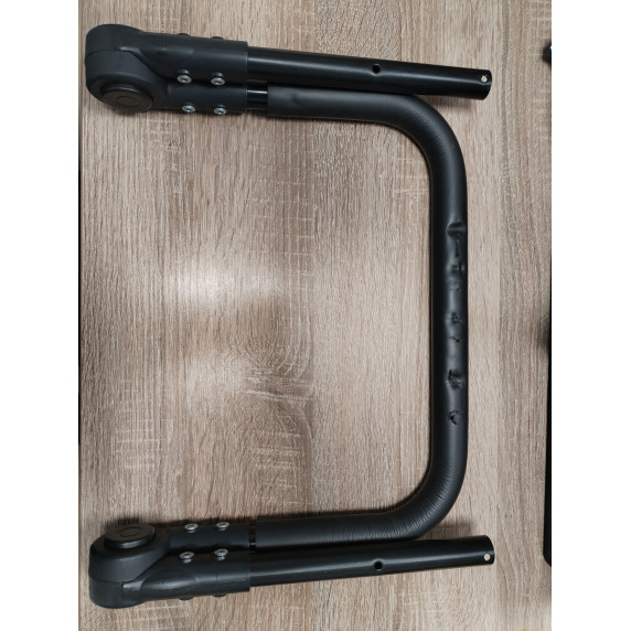 II. osztályú termék Összecsukható strand és kempingkocsi tetővel AGA MR4612 - Fekete