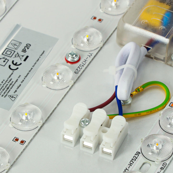 Lustră LED cu telecomandă LUMELA – nor roz
