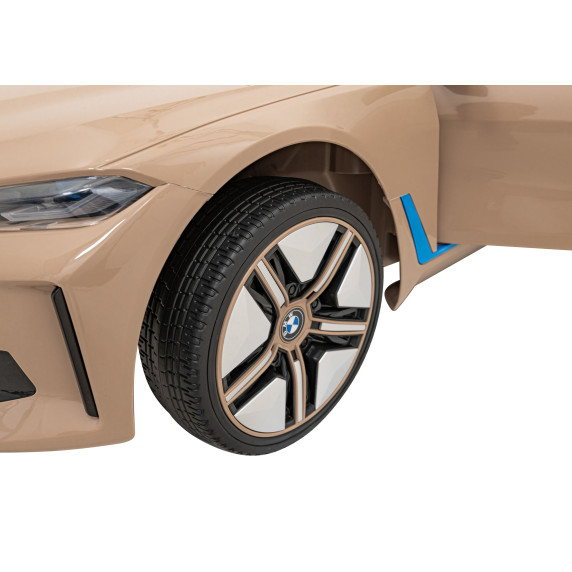 Elektrické autíčko BMW i4 - zlatohnedé