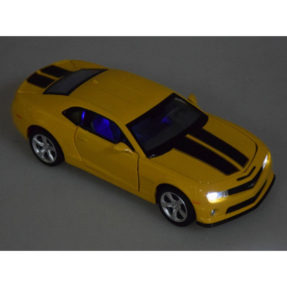 Mașină Chevrolet Camaro SS cu efecte de sunet și lumină 1:32 - galben