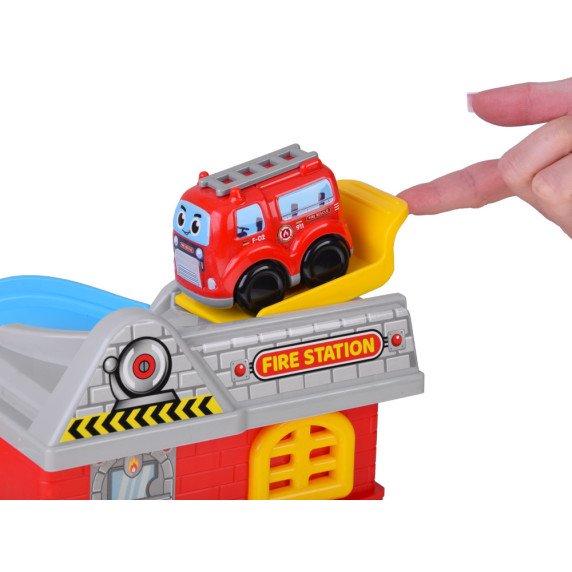 Sada garáže s príjazdovou cestou a hasičským autom BUILDER TRACK FIRE STATION