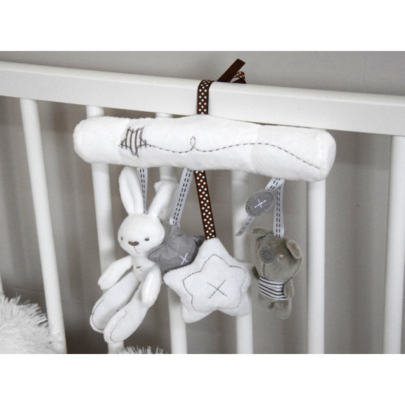 Babakocsira akasztható nyuszi alakú zenélő függődísz INFANT SERIES