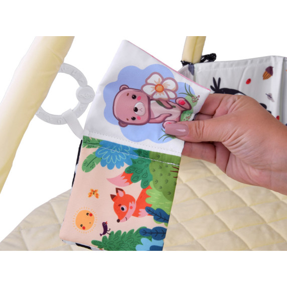 Oktató játszószőnyeg kontrasztos könyvvel BABY PLAY GYM - Bézs