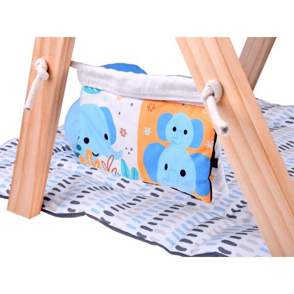 Covoraș interactiv pentru bebeluși cu suport din lemn – WOODLANDS Baby Play Gym