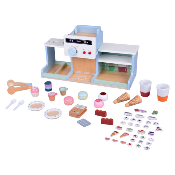 Drevená kaviareň a zmrzlináreň s doplnkami