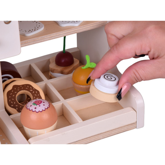 Drevená kaviareň a cukráreň s doplnkami