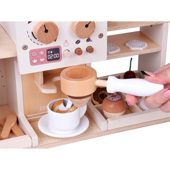 Drevená kaviareň a cukráreň s doplnkami