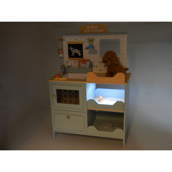 Fa állatorvosi klinika plüsskutyával és kiegészítőkkel Inlea4Fun PET CARE CLINIC