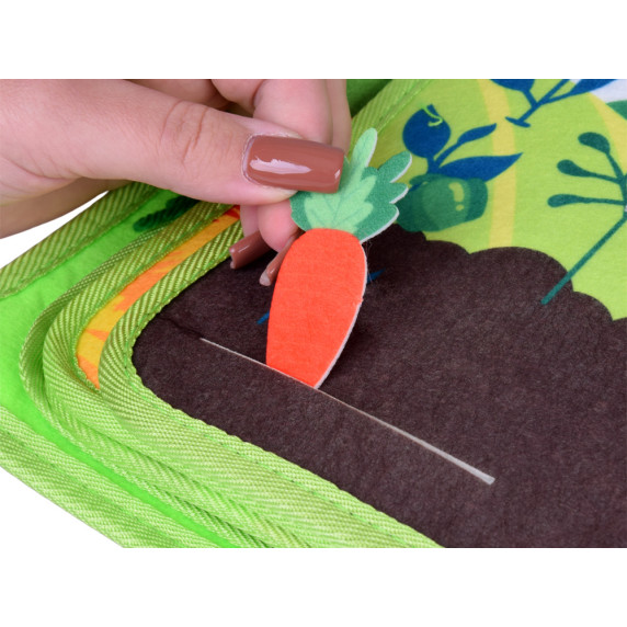 Vzdelávacia manipulačná plstená knižka MY FIRST FARM BOOK - farma