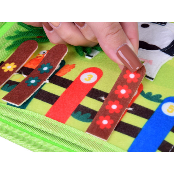 Vzdelávacia manipulačná plstená knižka MY FIRST FARM BOOK - farma