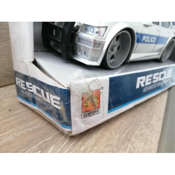 II. osztályú termék Rendőrautó hang- és fényhatásokkal 1:16 Inlea4Fun RESCUE - CSOMAGOLÁS Sérült