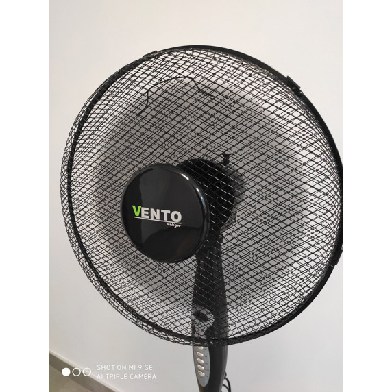 VENTO Domáci stojací ventilátor 40 cm 75W strieborno-čierny