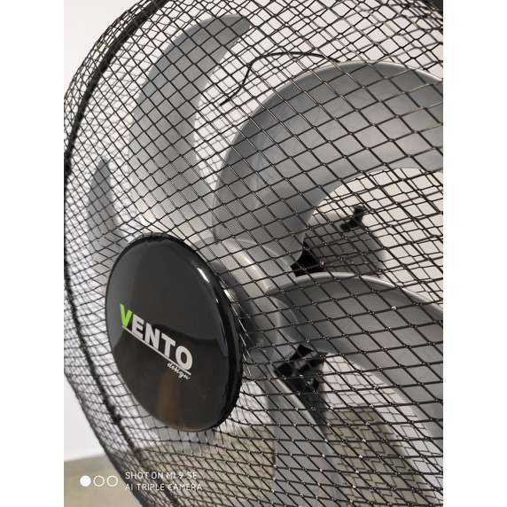 VENTO Domáci stojací ventilátor 40 cm 75W strieborno-čierny