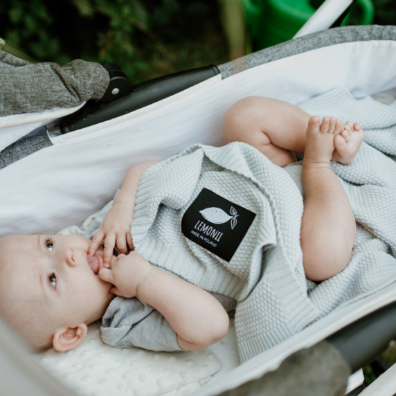 Kötött babapléd, takaró LEMONII Baby Blanket - szürke