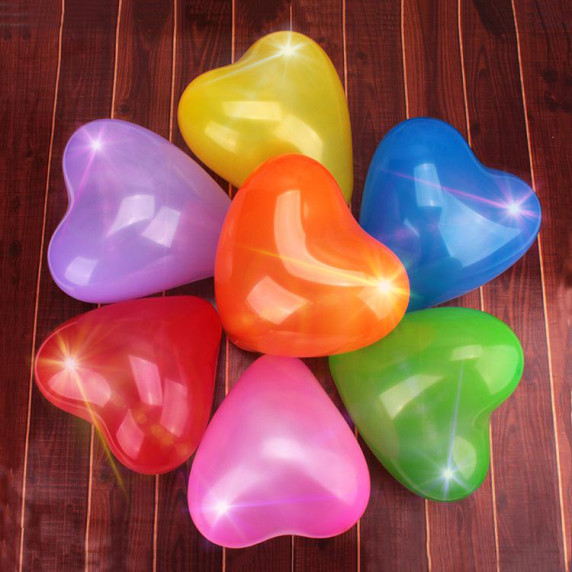 Balon din latex în formă de inimă cu diodă LED - 25 cm - Aga4Kids